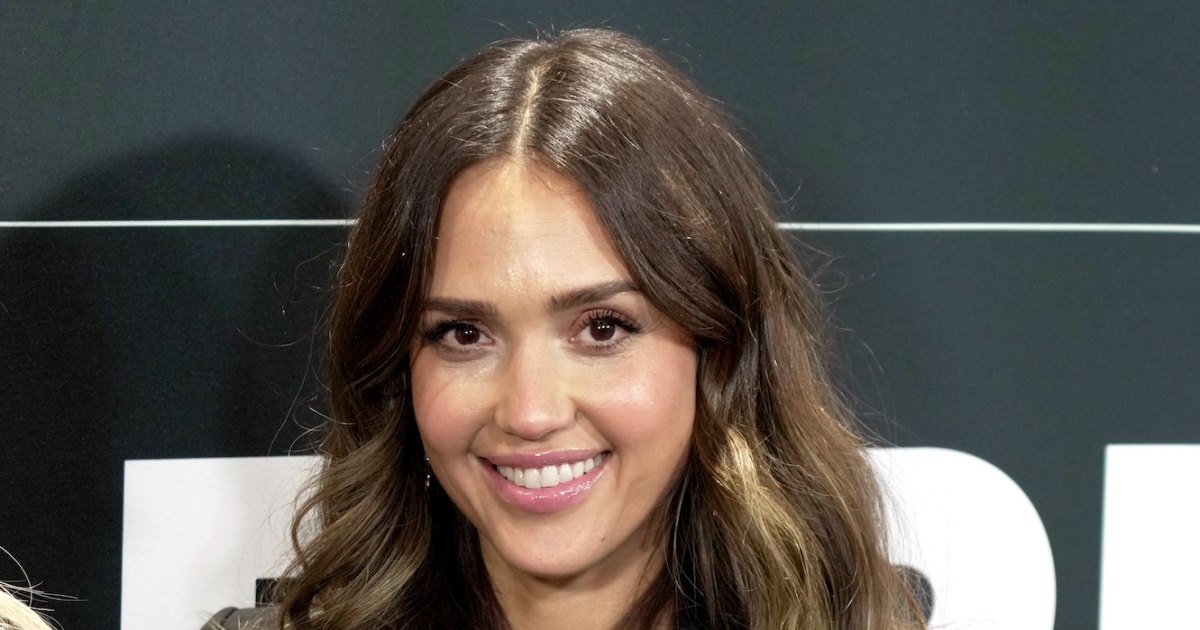 Jessica Alba Attends FireAid Benefit in First Red Carpet Appearance Since Confirming Cash Warren Split