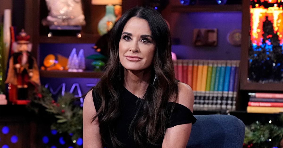 Kyle Richards Breaks Down in Tears and Breaks the 4th Wall
